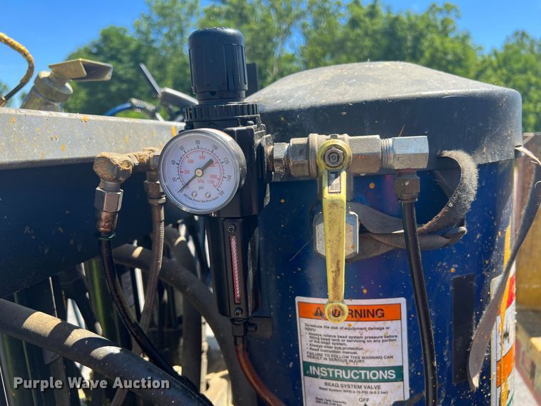 image for item KC9857 1999 Ford F550 XL  dump flatbed truck with paint striper