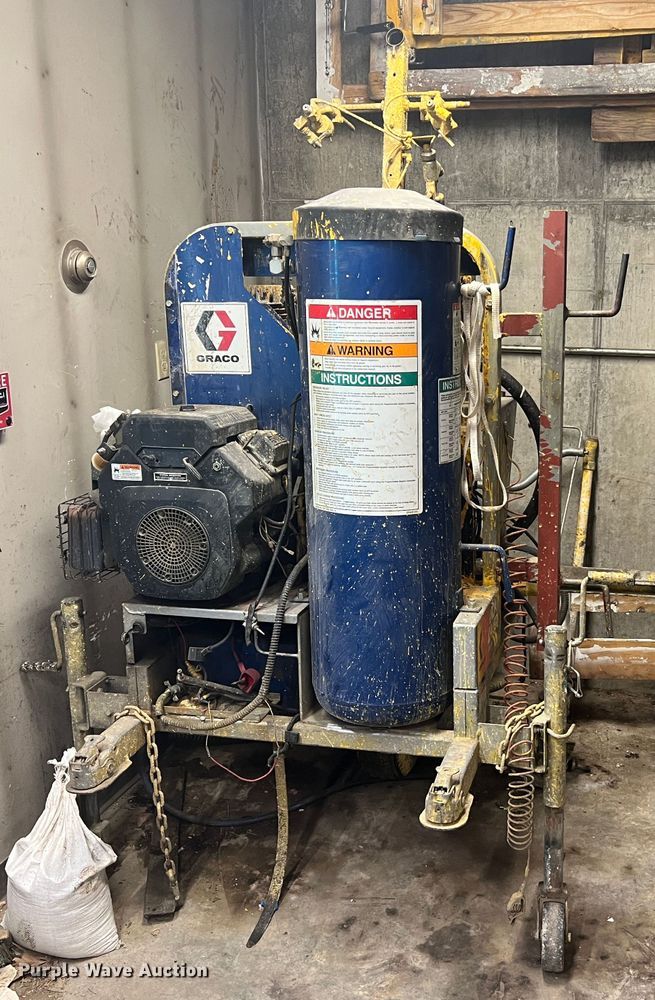 image for item KC9857 1999 Ford F550 XL  dump flatbed truck with paint striper