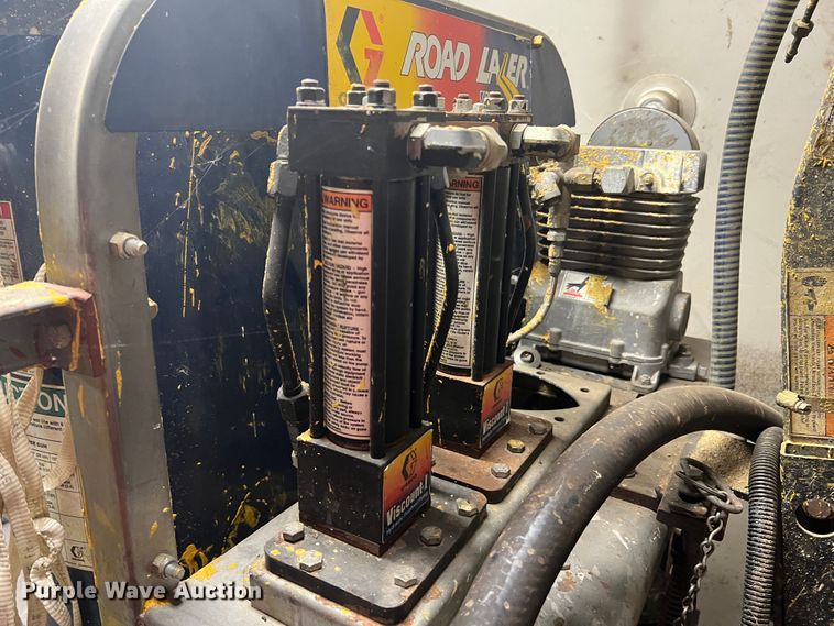 image for item KC9857 1999 Ford F550 XL  dump flatbed truck with paint striper