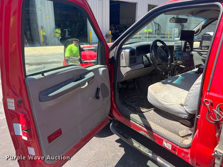 image for item KC9857 1999 Ford F550 XL  dump flatbed truck with paint striper