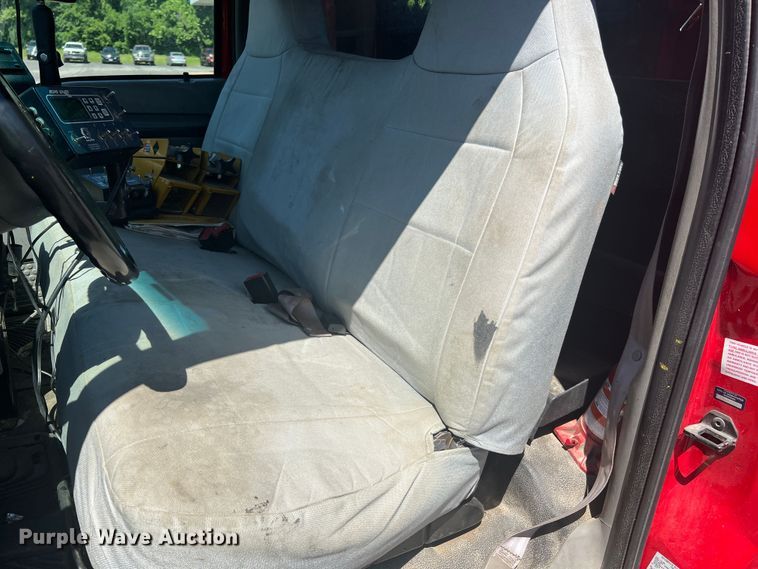 image for item KC9857 1999 Ford F550 XL  dump flatbed truck with paint striper