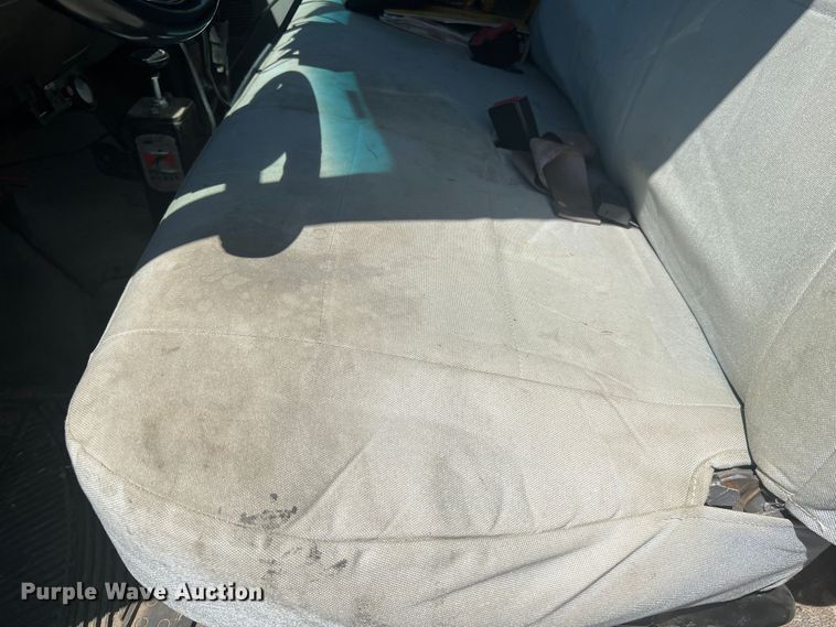 image for item KC9857 1999 Ford F550 XL  dump flatbed truck with paint striper