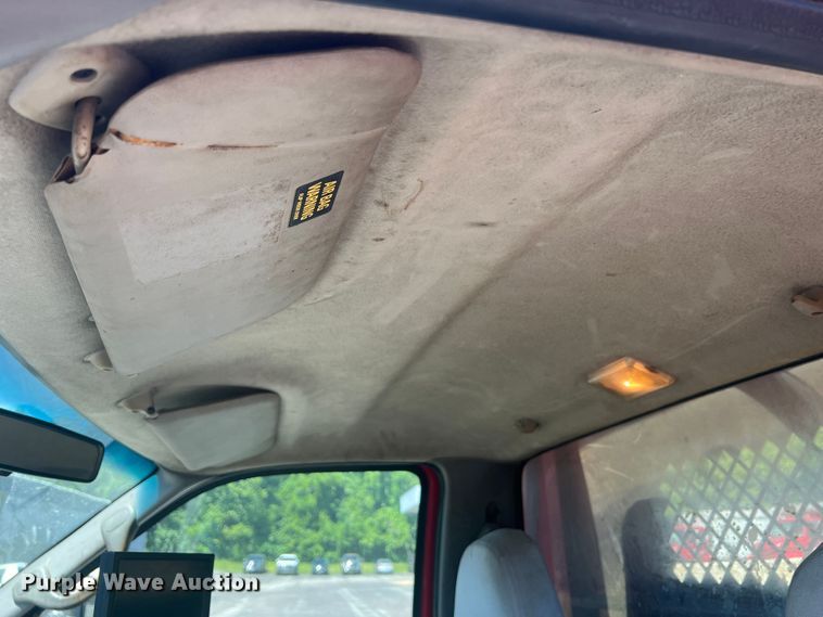 image for item KC9857 1999 Ford F550 XL  dump flatbed truck with paint striper