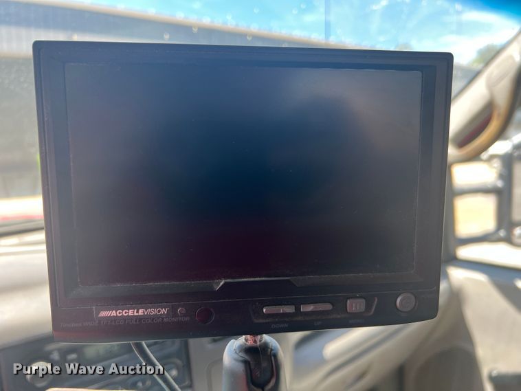 image for item KC9857 1999 Ford F550 XL  dump flatbed truck with paint striper