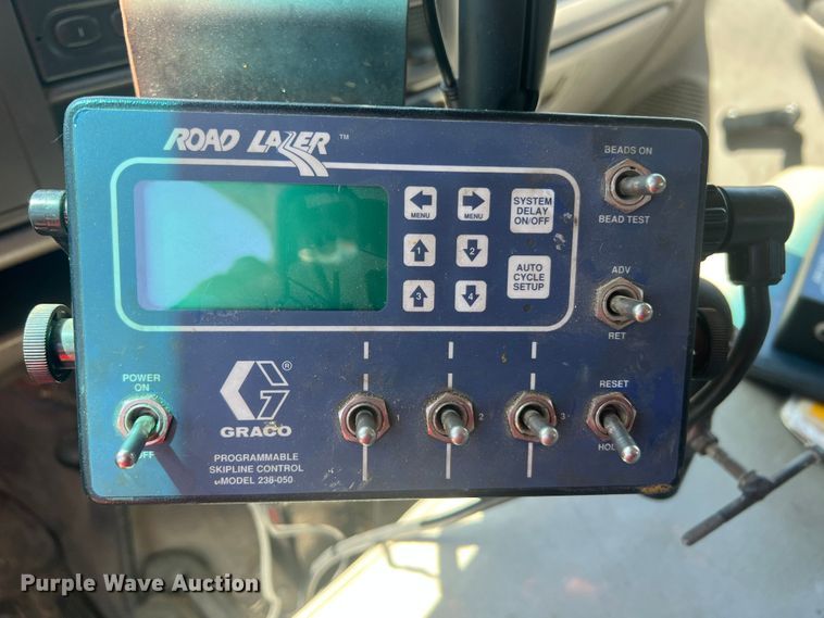 image for item KC9857 1999 Ford F550 XL  dump flatbed truck with paint striper