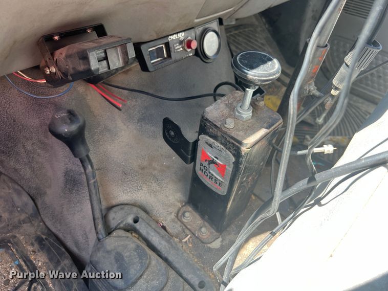 image for item KC9857 1999 Ford F550 XL  dump flatbed truck with paint striper