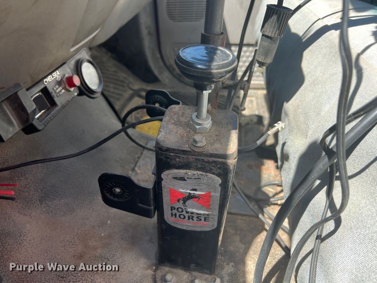 image for item KC9857 1999 Ford F550 XL  dump flatbed truck with paint striper