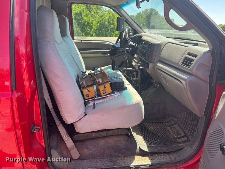 image for item KC9857 1999 Ford F550 XL  dump flatbed truck with paint striper