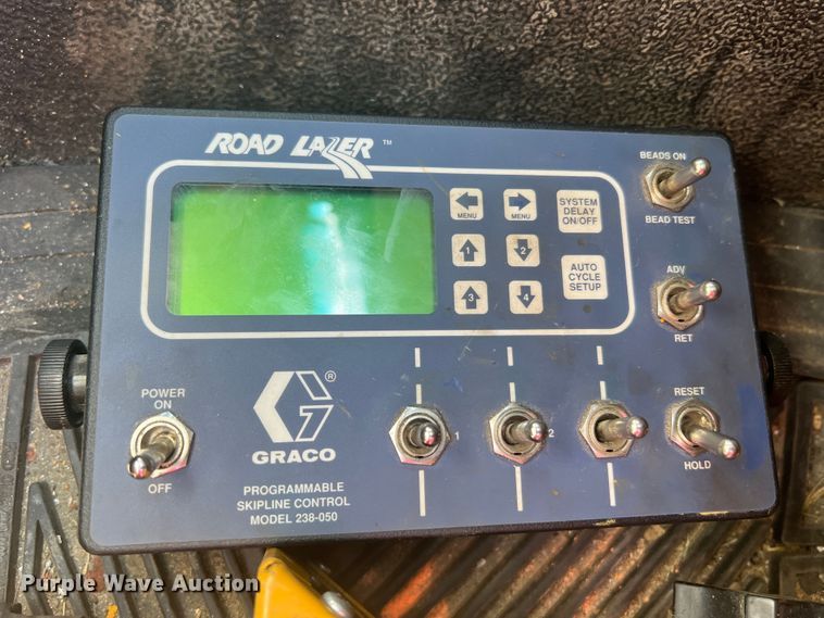 image for item KC9857 1999 Ford F550 XL  dump flatbed truck with paint striper