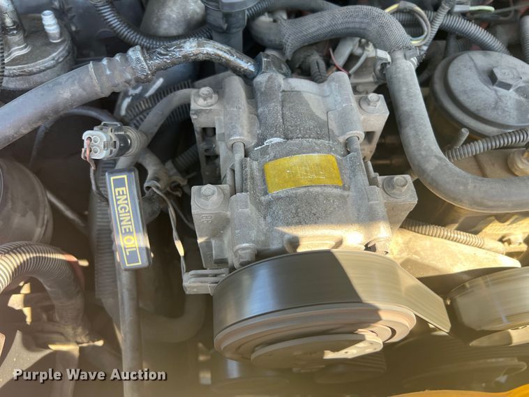 image for item KC9857 1999 Ford F550 XL  dump flatbed truck with paint striper