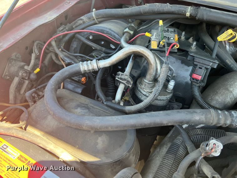 image for item KC9857 1999 Ford F550 XL  dump flatbed truck with paint striper