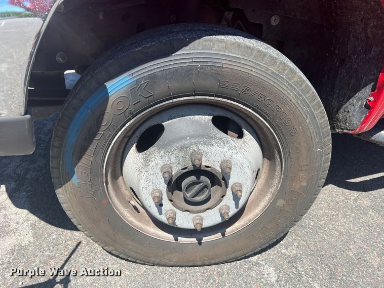 image for item KC9857 1999 Ford F550 XL  dump flatbed truck with paint striper