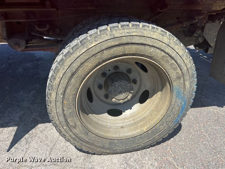 image for item KC9857 1999 Ford F550 XL  dump flatbed truck with paint striper