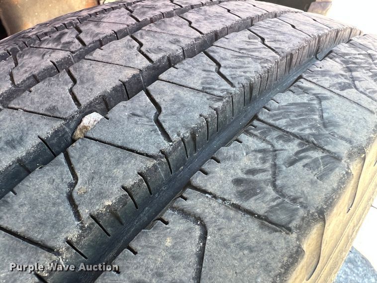 image for item KC9857 1999 Ford F550 XL  dump flatbed truck with paint striper