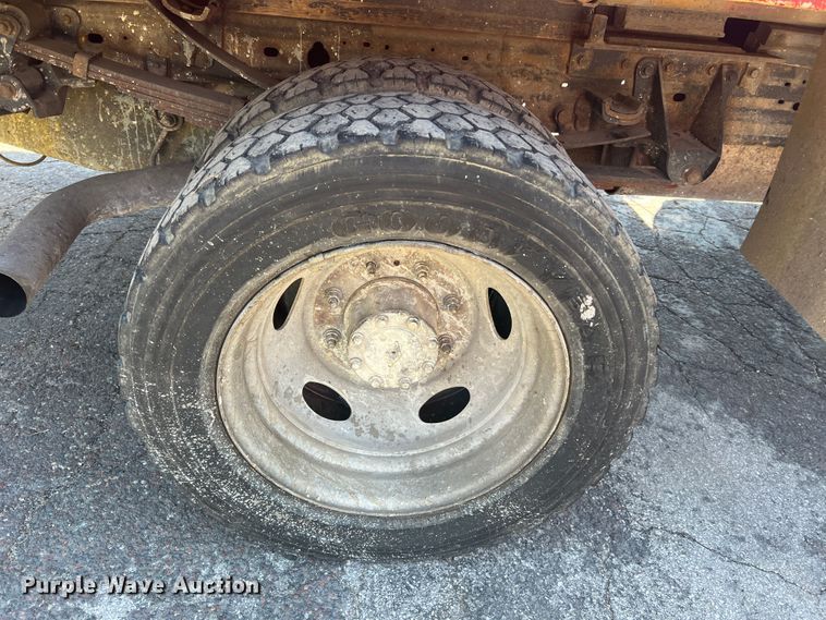 image for item KC9857 1999 Ford F550 XL  dump flatbed truck with paint striper