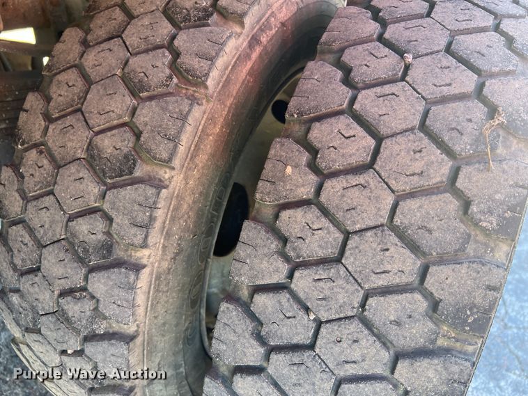 image for item KC9857 1999 Ford F550 XL  dump flatbed truck with paint striper