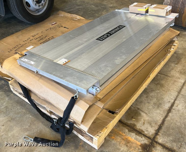image for item KC9858 (3) Tommy Gate tailgates