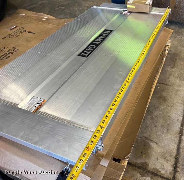 image for item KC9858 (3) Tommy Gate tailgates