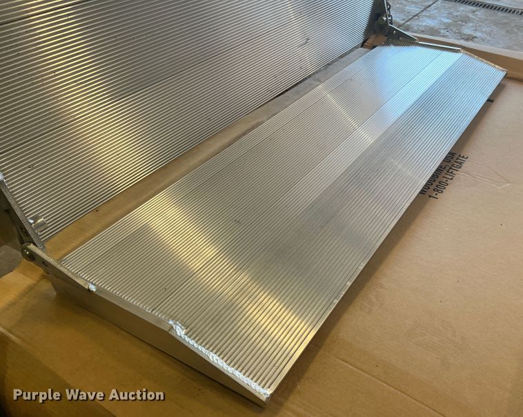 image for item KC9858 (3) Tommy Gate tailgates