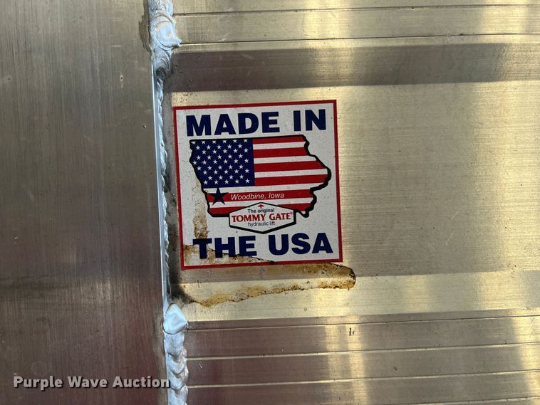 image for item KC9858 (3) Tommy Gate tailgates