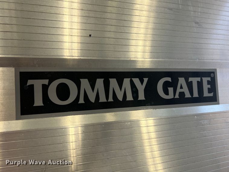 image for item KC9858 (3) Tommy Gate tailgates