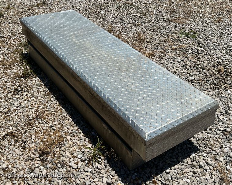 image for item KC9880 Delta 942000RS  toolbox