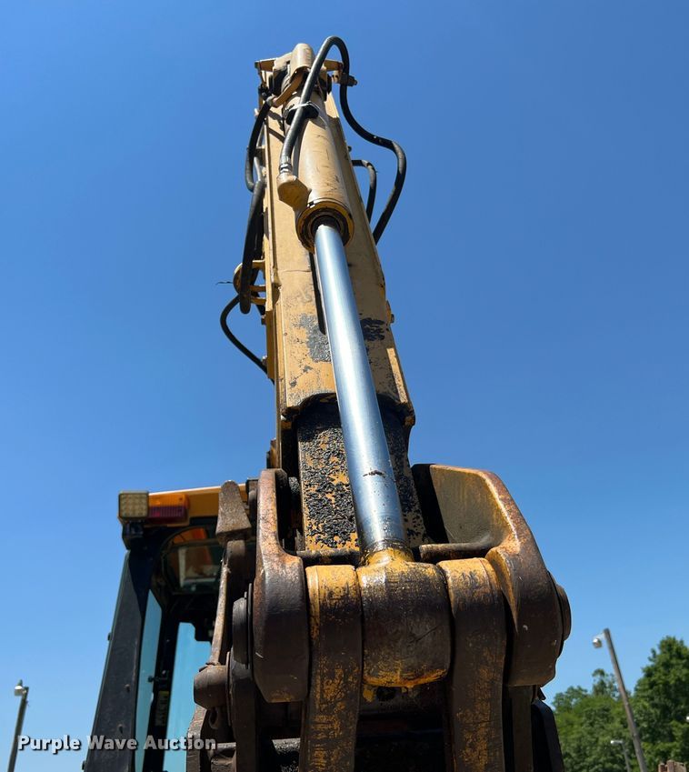 image for item KC9887 1996 John Deere 310D  backhoe