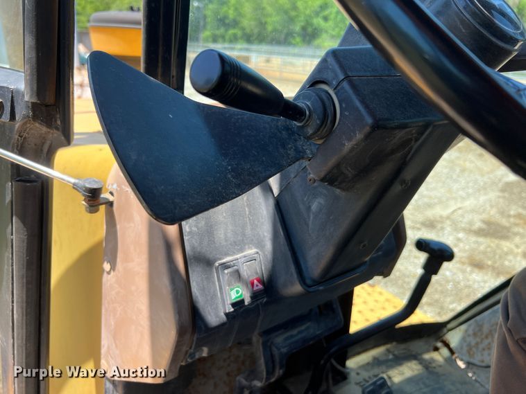 image for item KC9887 1996 John Deere 310D  backhoe