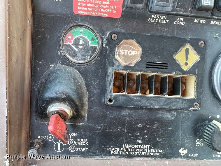 image for item KC9887 1996 John Deere 310D  backhoe