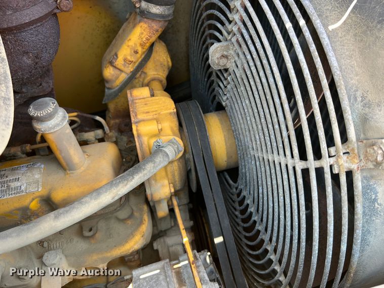 image for item KC9887 1996 John Deere 310D  backhoe