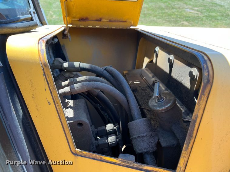 image for item KC9887 1996 John Deere 310D  backhoe