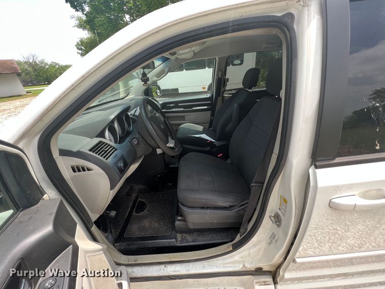 image for item KG9726 2010 Dodge Grand Caravan  handicap accessible van