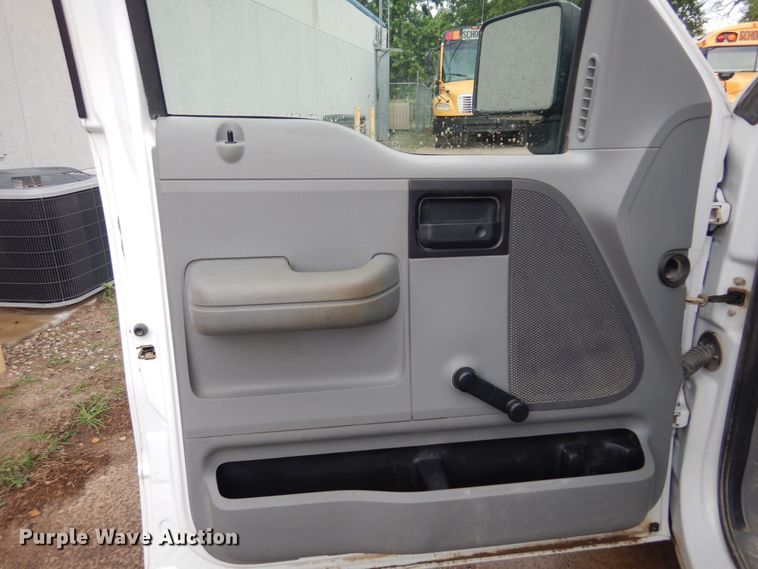 image for item KI9419 2005 Ford F150  pickup truck