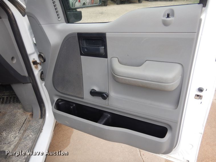 image for item KI9419 2005 Ford F150  pickup truck
