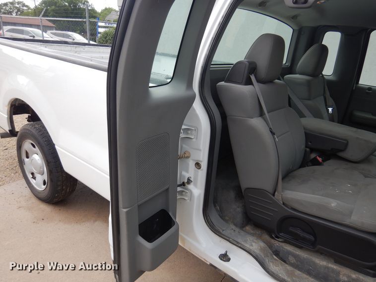 image for item KI9419 2005 Ford F150  pickup truck