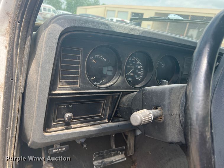 image for item KN9536 1992 Dodge D350  flatbed pickup truck