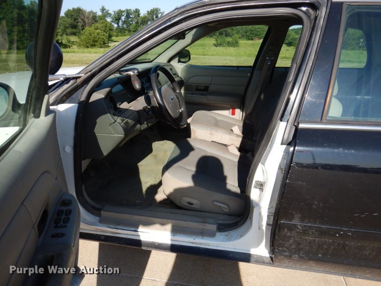 image for item KN9829 2008 Ford Crown Victoria Police Interceptor