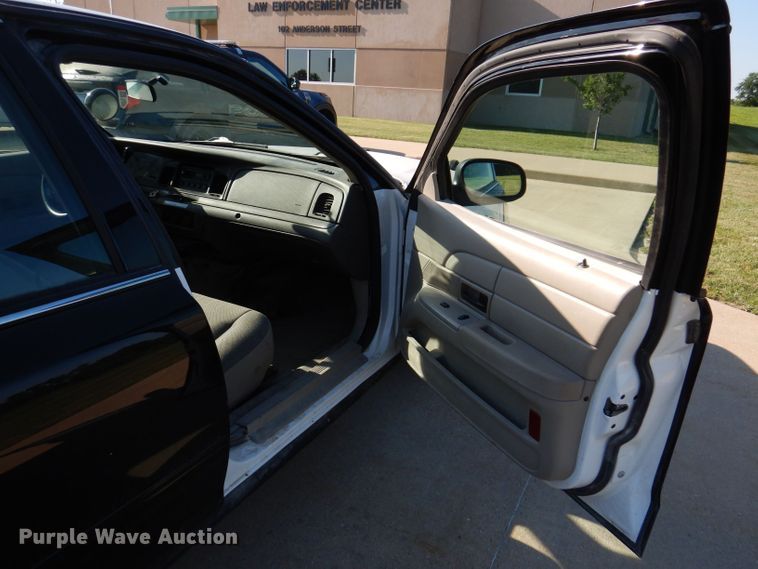 image for item KN9829 2008 Ford Crown Victoria Police Interceptor