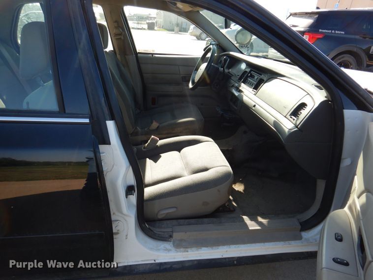 image for item KN9829 2008 Ford Crown Victoria Police Interceptor