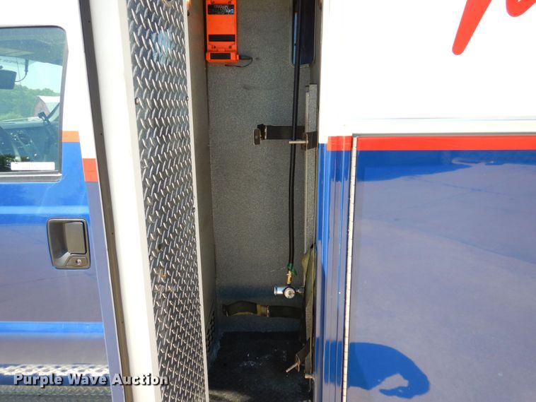 image for item KR9213 2015 Ford F350 Super Duty XLT  ambulance