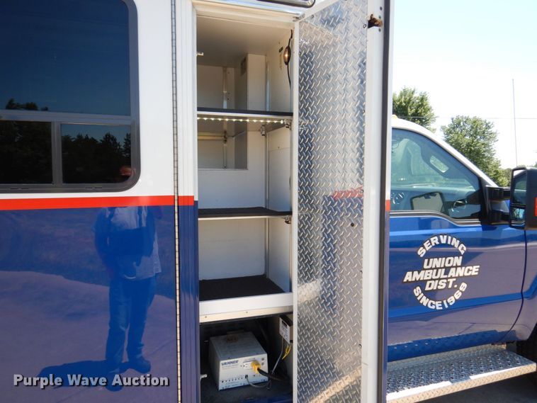 image for item KR9213 2015 Ford F350 Super Duty XLT  ambulance