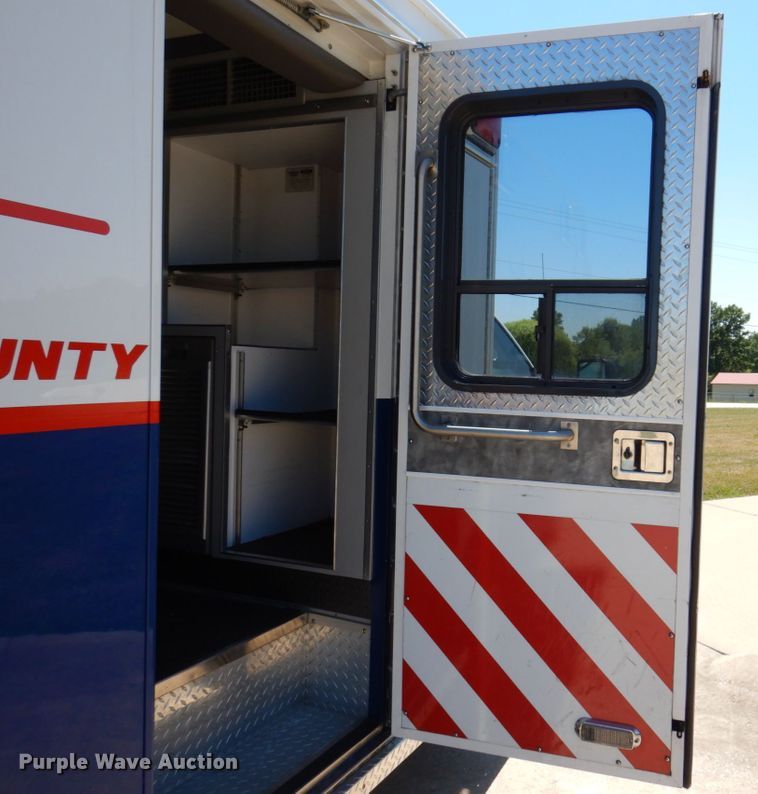 image for item KR9213 2015 Ford F350 Super Duty XLT  ambulance