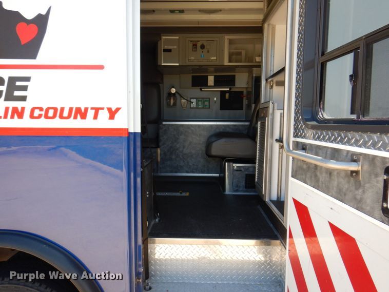 image for item KR9213 2015 Ford F350 Super Duty XLT  ambulance