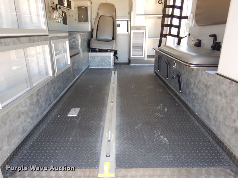 image for item KR9213 2015 Ford F350 Super Duty XLT  ambulance