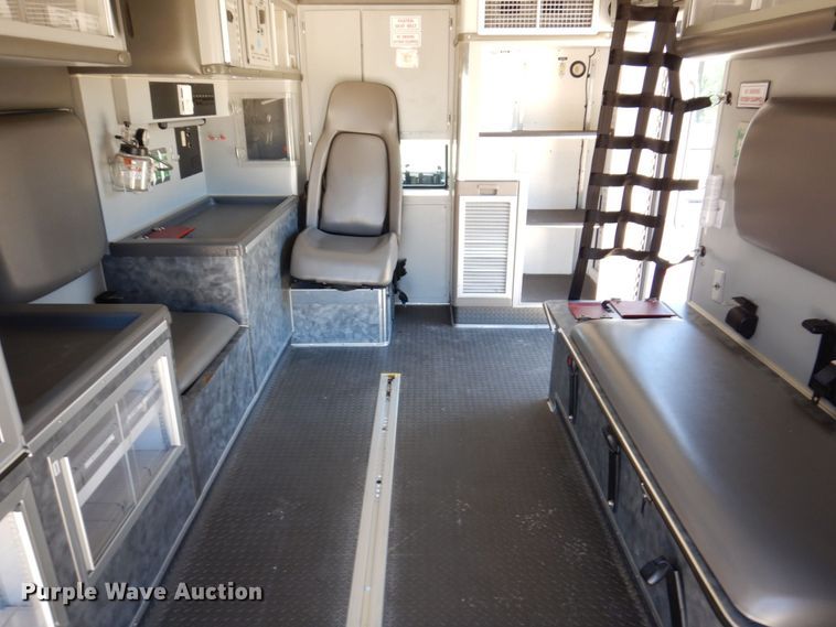 image for item KR9213 2015 Ford F350 Super Duty XLT  ambulance