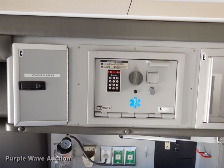 image for item KR9213 2015 Ford F350 Super Duty XLT  ambulance