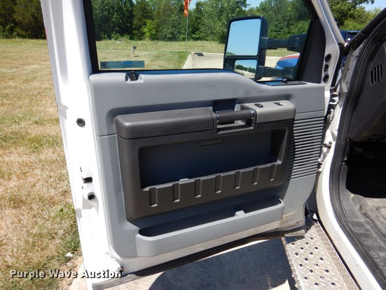 image for item KR9213 2015 Ford F350 Super Duty XLT  ambulance