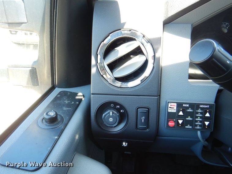 image for item KR9213 2015 Ford F350 Super Duty XLT  ambulance