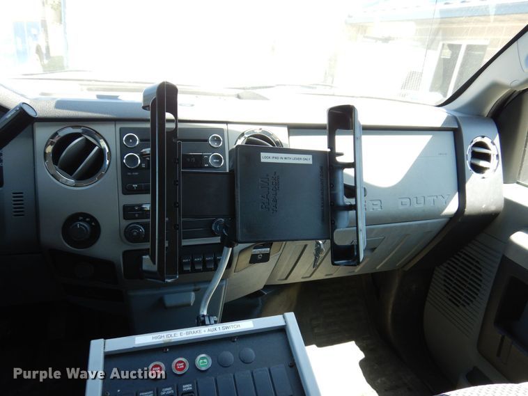 image for item KR9213 2015 Ford F350 Super Duty XLT  ambulance