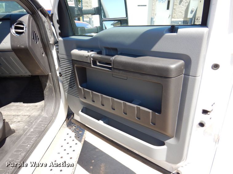 image for item KR9213 2015 Ford F350 Super Duty XLT  ambulance